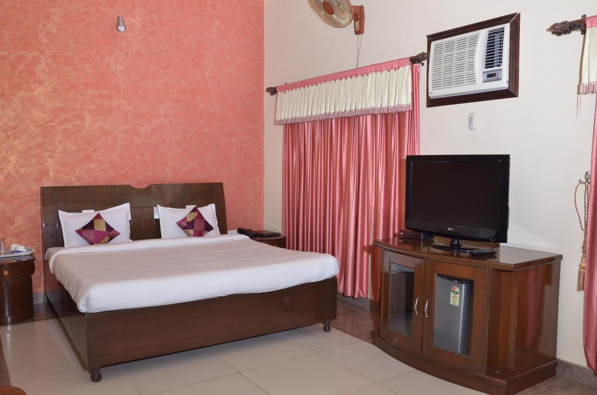 Kangs Nirvana Resorts And Spa Mahalpur Exterior foto
