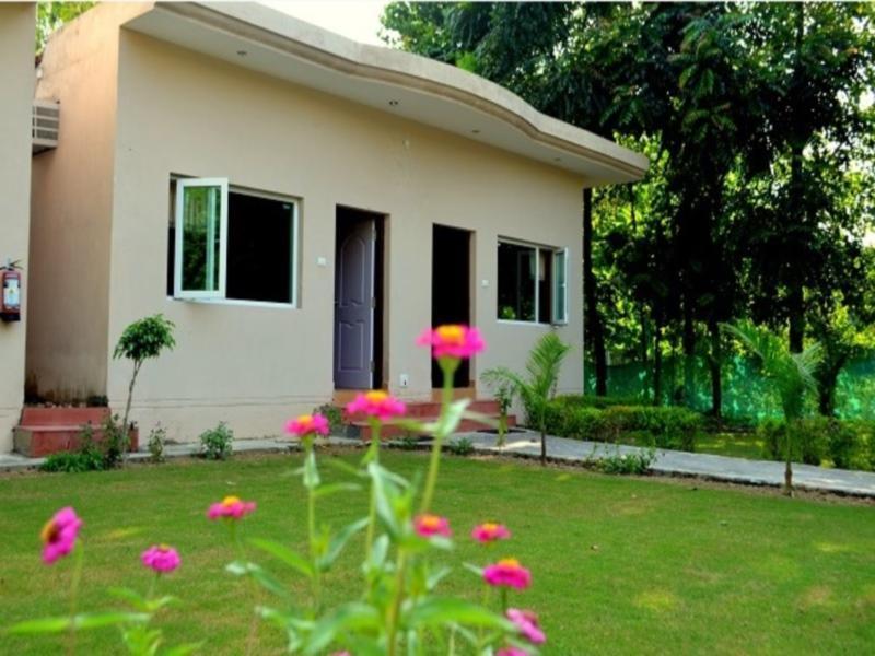Kangs Nirvana Resorts And Spa Mahalpur Exterior foto